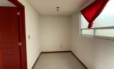 Casa en Renta en San Miguel Totocuitlapilco, Metepec