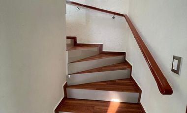 Casa en Renta en San Miguel Totocuitlapilco, Metepec
