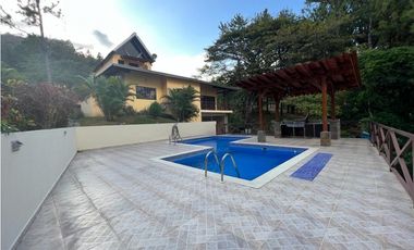 VENTA CASA EN ALTOS DEL MARIA CON PISCINA PRIVADA 1318M2