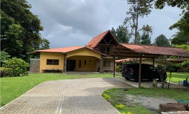 VENTA CASA EN ALTOS DEL MARIA CON PISCINA PRIVADA 1318M2