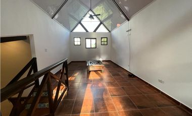 VENTA CASA EN ALTOS DEL MARIA CON PISCINA PRIVADA 1318M2