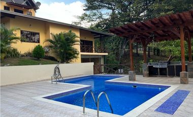 VENTA CASA EN ALTOS DEL MARIA CON PISCINA PRIVADA 1318M2