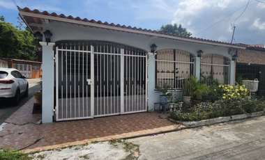 EL CRISOL VILLA VERONICA / 146M / 3 HABITACIONES / TERRAZA TECHADA JC