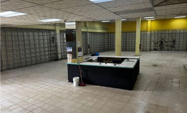 LOCAL / AVENIDA ANCON / 1485M / BODEGA  / OFICINAS / ANDEN / VACIO