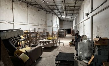 LOCAL / AVENIDA ANCON / 1485M / BODEGA  / OFICINAS / ANDEN / VACIO