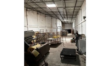 LOCAL / AVENIDA ANCON / 1485M / BODEGA  / OFICINAS / ANDEN / VACIO