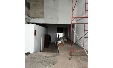 LOCAL / AVENIDA ANCON / 1485M / BODEGA  / OFICINAS / ANDEN / VACIO
