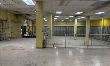 LOCAL / AVENIDA ANCON / 1485M / BODEGA  / OFICINAS / ANDEN / VACIO