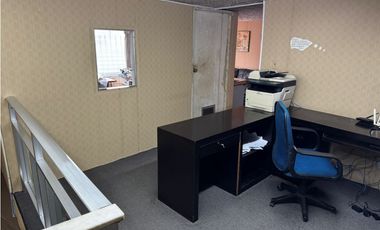 LOCAL / AVENIDA ANCON / 1485M / BODEGA  / OFICINAS / ANDEN / VACIO