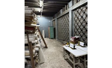 LOCAL / AVENIDA ANCON / 1485M / BODEGA  / OFICINAS / ANDEN / VACIO