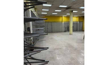 LOCAL / AVENIDA ANCON / 1485M / BODEGA  / OFICINAS / ANDEN / VACIO