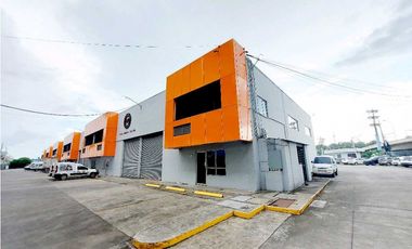 ALQUILER GALERA CON OFICINAS FRENTE AL METRO EN LAS MAÑANITAS