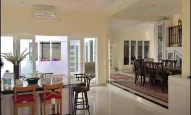 Dijual Rumah 2 Lantai di Perumahan Panorama jl Pramuka  Rumbai