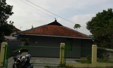 Rumah Luas dalam komplek PU Sawangan Depok Murah