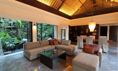 Dijual villa lantai 1 lokasi sanur bali
