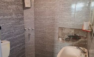Casa con Departamento en venta en Merlo Norte