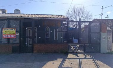 Casa con Departamento en venta en Merlo Norte