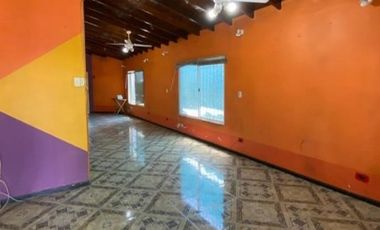 Casa con Departamento en venta en Merlo Norte