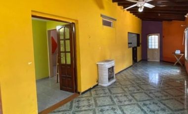 Casa con Departamento en venta en Merlo Norte