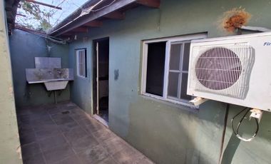 Casa con Departamento en venta en Merlo Norte