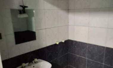 Casa con Departamento en venta en Merlo Norte