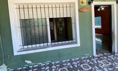 Casa con Departamento en venta en Merlo Norte
