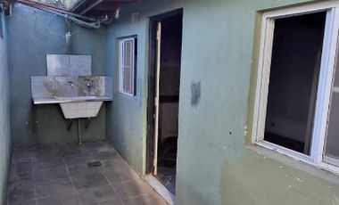 Casa con Departamento en venta en Merlo Norte