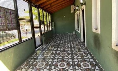 Casa con Departamento en venta en Merlo Norte