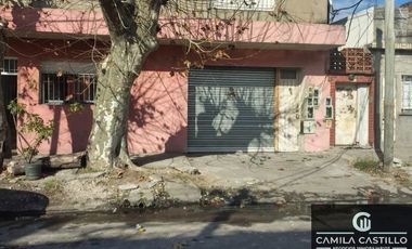 Galpón en alquiler de 300m2 ubicado en Lomas del Mirador
