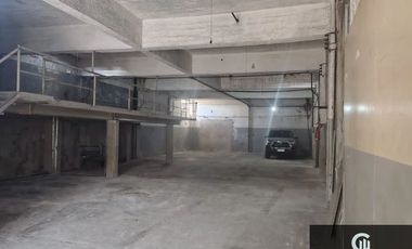 Galpón en alquiler de 300m2 ubicado en Lomas del Mirador