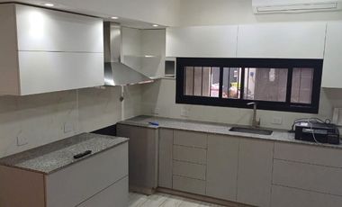 Casa PH en alquiler en Sarandi Este