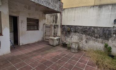 VENTA PH  3AMB PATIO LAVADERO A RECICLAR  QUILMES