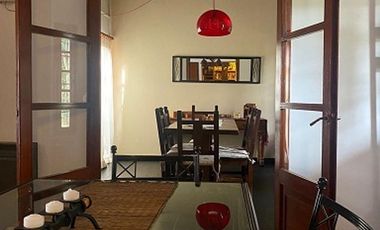 Venta Casa 3 Dormitorios. Parque - Pileta. Cochera