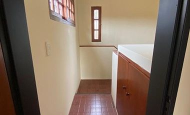Venta Casa 3 Dormitorios. Parque - Pileta. Cochera