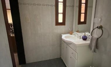 Venta Casa 3 Dormitorios. Parque - Pileta. Cochera