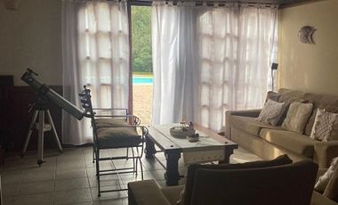 Venta Casa 3 Dormitorios. Parque - Pileta. Cochera