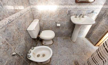 VENTA QUINTA 5 AMB C.PILETA EN LUJAN-PERMUTA-