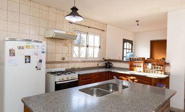VENTA QUINTA 5 AMB C.PILETA EN LUJAN-PERMUTA-