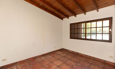 VENTA QUINTA 5 AMB C.PILETA EN LUJAN-PERMUTA-