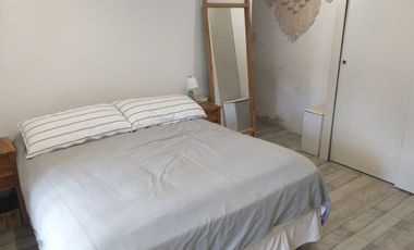 VENTA 2 CASAS EN UN LOTE. COCHERA/JARDIN/PARRILLA