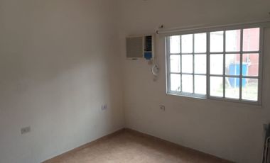 VENTA 2 CASAS EN UN LOTE. COCHERA/JARDIN/PARRILLA