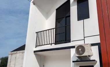 Dekat stadion pakansari rumah 2 lantai istimewa