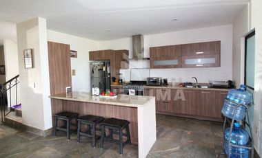 PUNTARENA RESIDENCIAL: DISFRUTA ESTA BELLA PROPIEDAD CON FINOS ACABADOS.