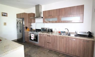 PUNTARENA RESIDENCIAL: DISFRUTA ESTA BELLA PROPIEDAD CON FINOS ACABADOS.