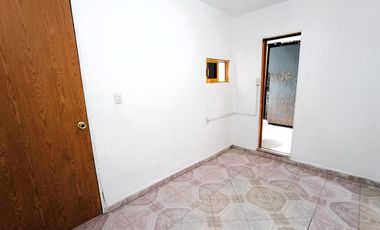 Casa con 5 Recamaras 2 Autos, Patio y Bodega Vicente Guerrero SM2 Iztapalapa