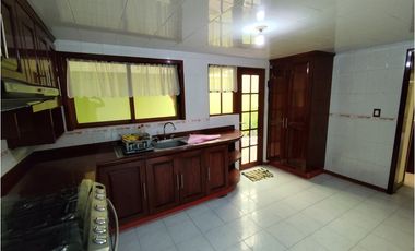 Se vende casa en la colonia ISSSTE en Pachuca.