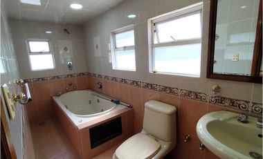 Se vende casa en la colonia ISSSTE en Pachuca.