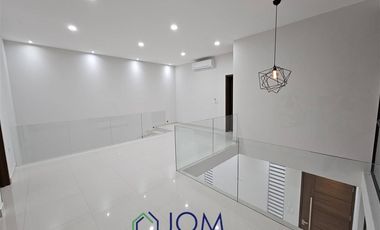 Casa en Privada Acanto