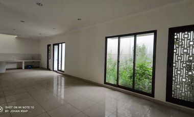 Dijual Rumah Cluster Btari Jalan Utama di Summarecon Bandung