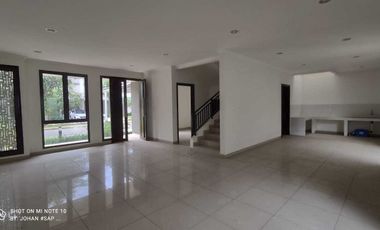 Dijual Rumah Cluster Btari Jalan Utama di Summarecon Bandung